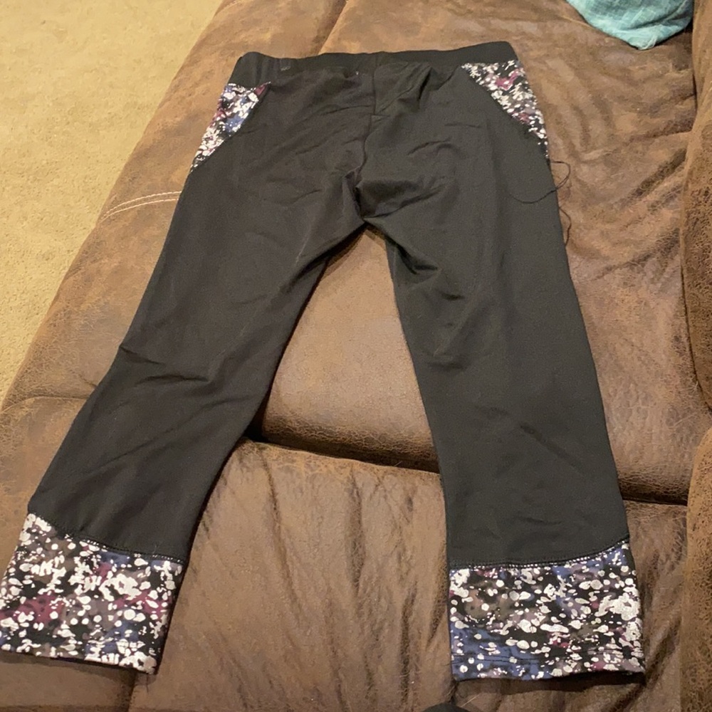 Active capris - Picture 2 of 2